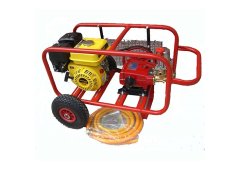 Ψεκαστικό Συγκρότημα Βενζίνης Interpower INT 30C με τροχήλατη βάση και ανέμη